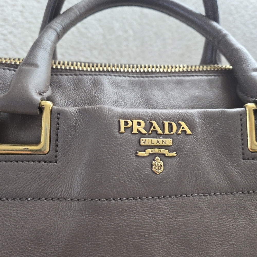 Prada‎ Brown Leather Bag - Picture 9 of 17